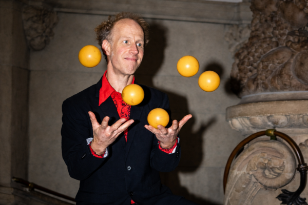 Jongleur Johannes Arnold in Hamburg buchen