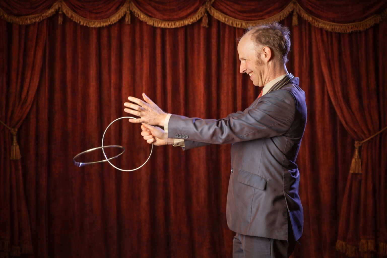 Magier mit Ringspiel