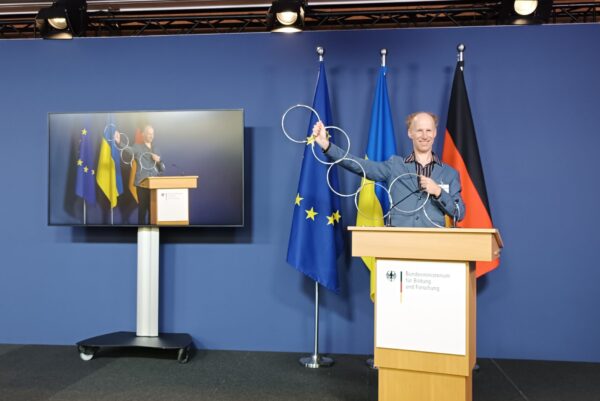Zaubershow im BMBF Berlin - Zauberer Johannes Arnold